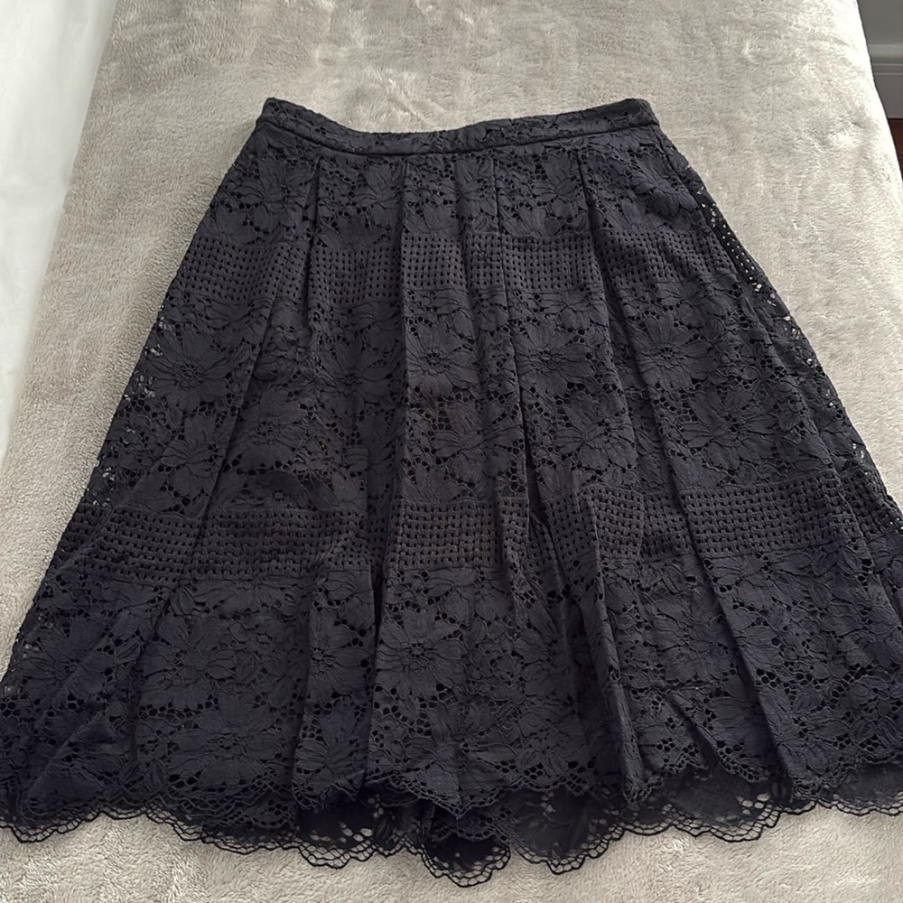 🖤 Karl Lagerfeld Paris Black Lace Midi Skirt – Size 6